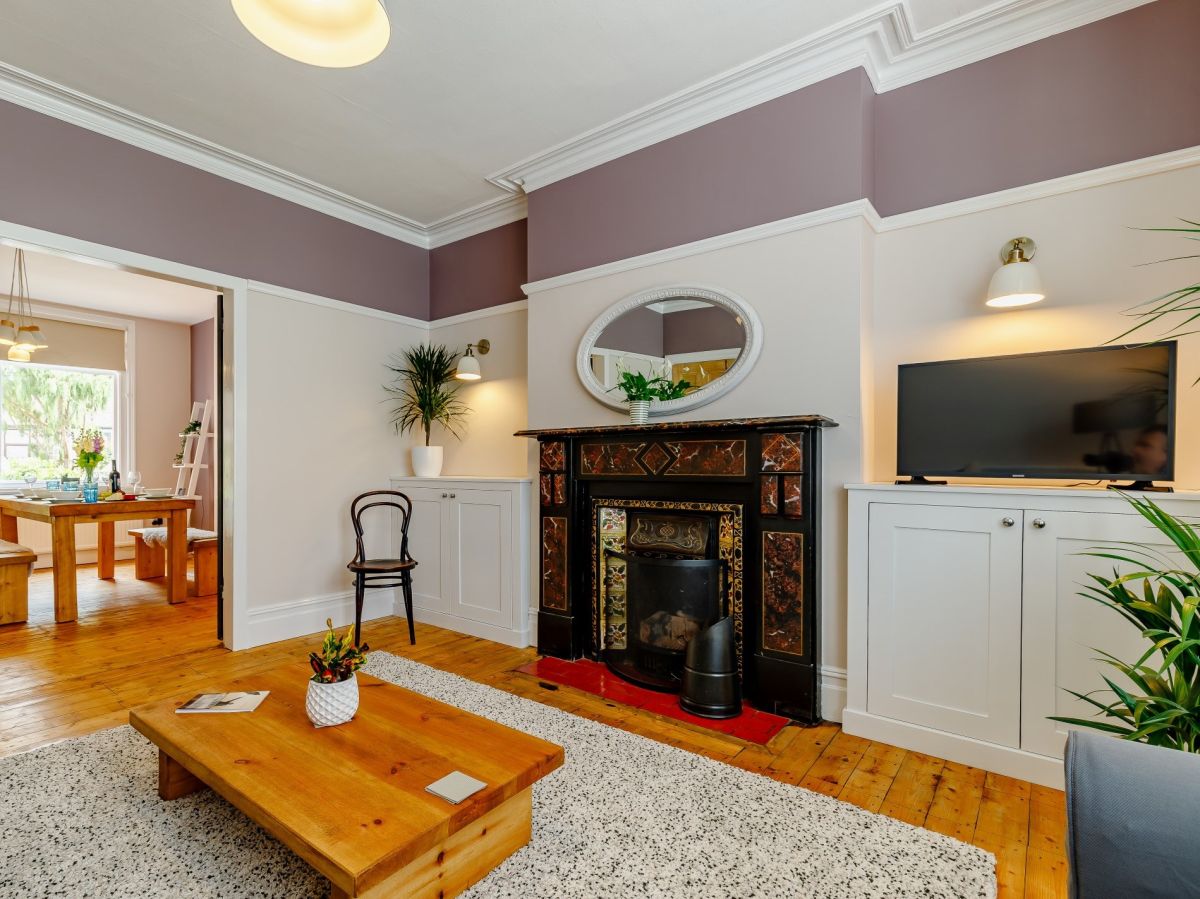 Ivy Lodge, listing photograph 5