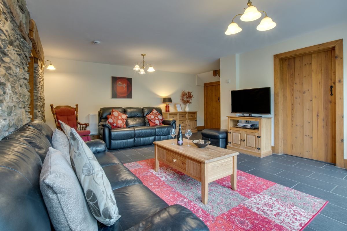 Bythynnod Aderyn Cottages, listing photograph 5