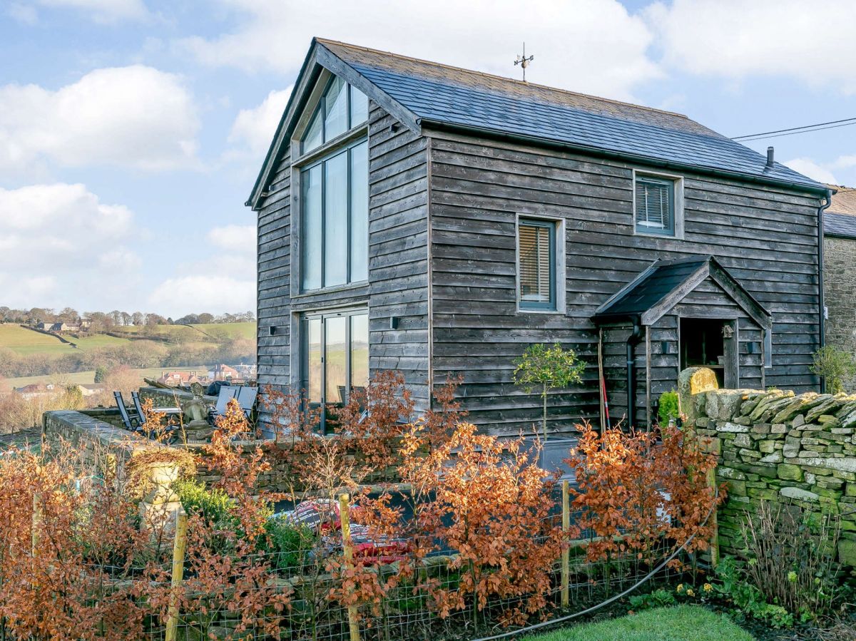 Shires Barn, listing photograph 2