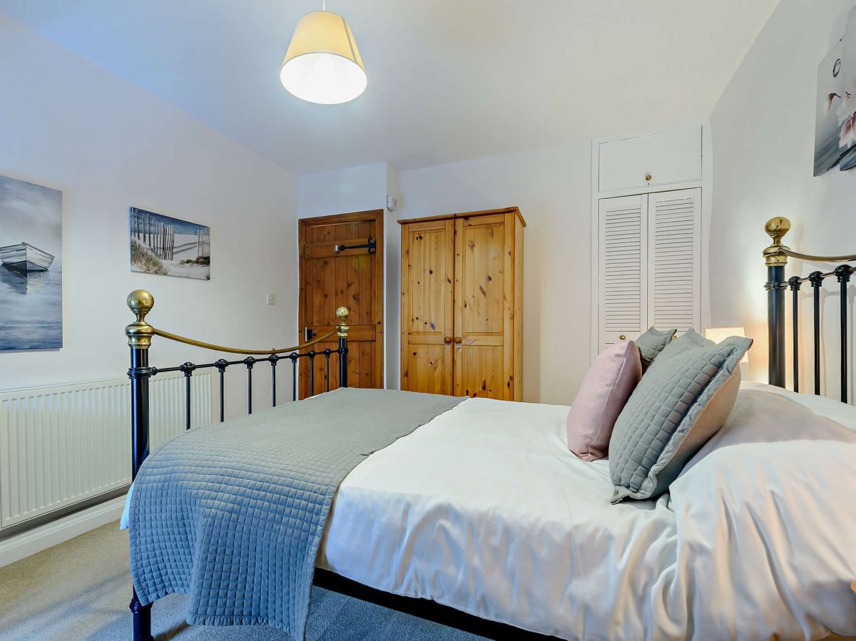Chapel Cottage - Peak, listing photograph 9