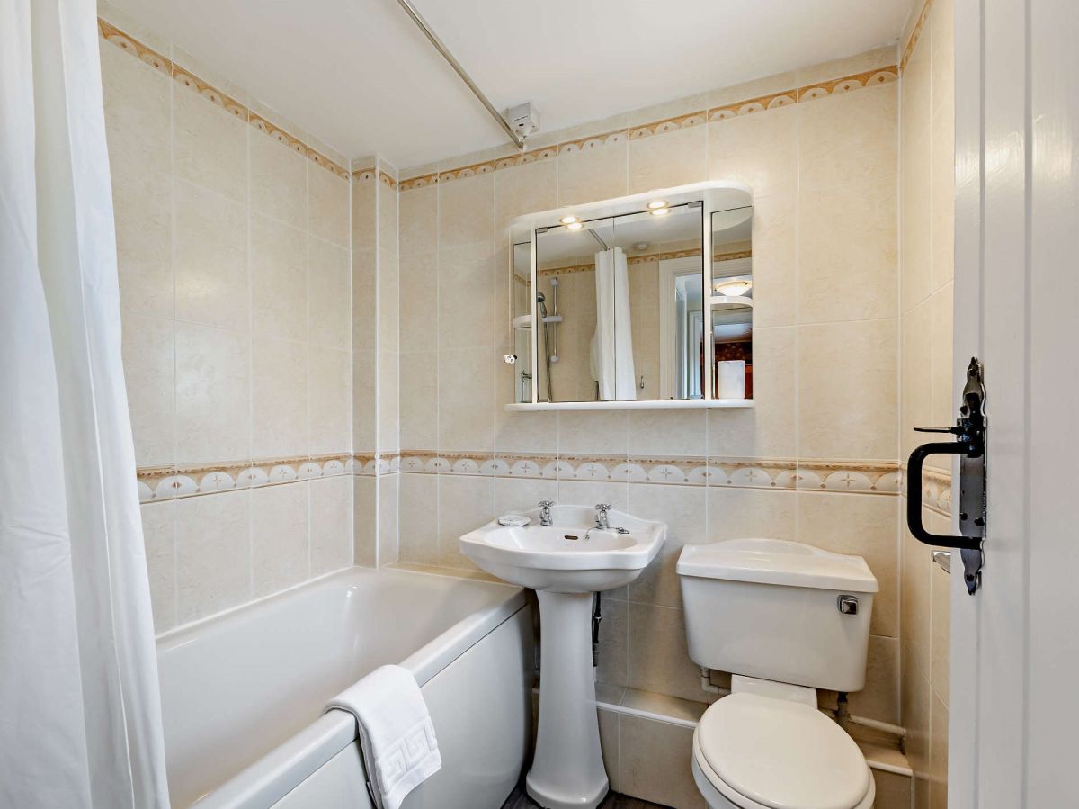 Merlin Cottage, listing photograph 9