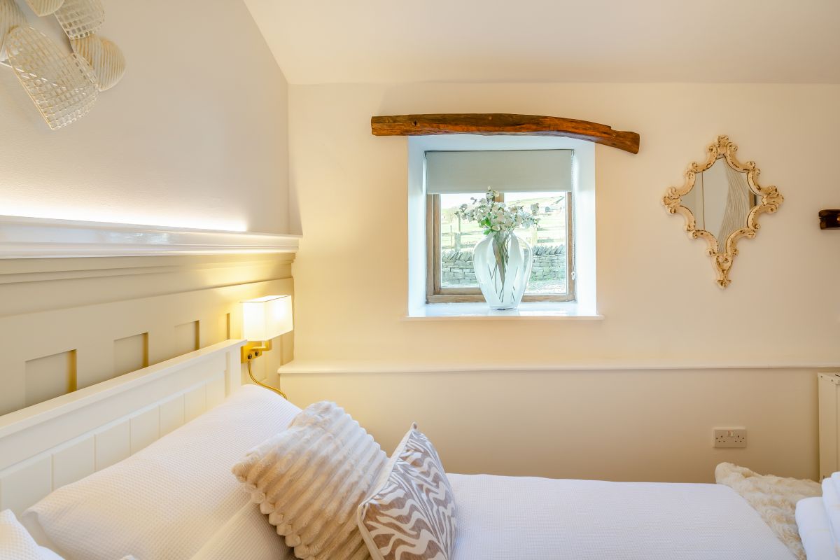 Laund Cottage - Slaithwaite, listing photograph 11