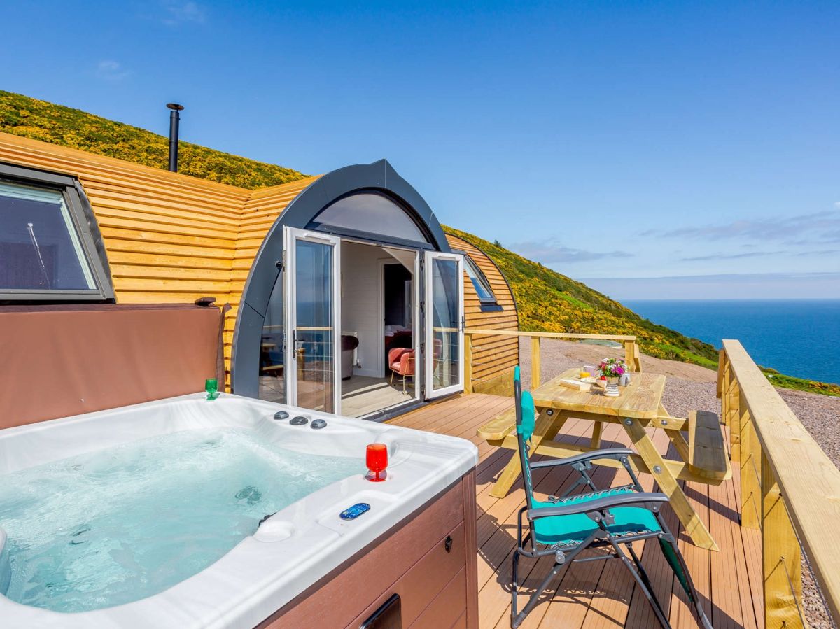 Highland Hot Tub Retreat 1, listing photograph 6