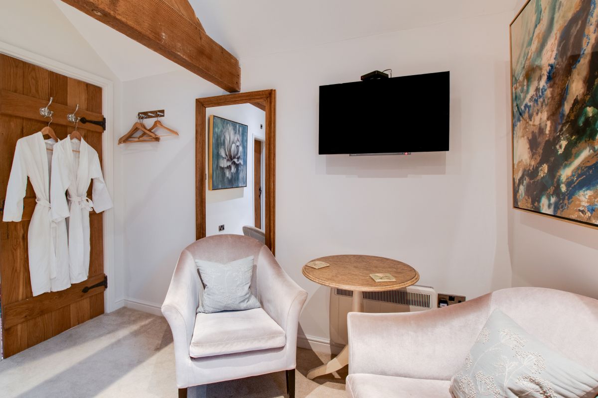 Brosterfield Suite, listing photograph 10