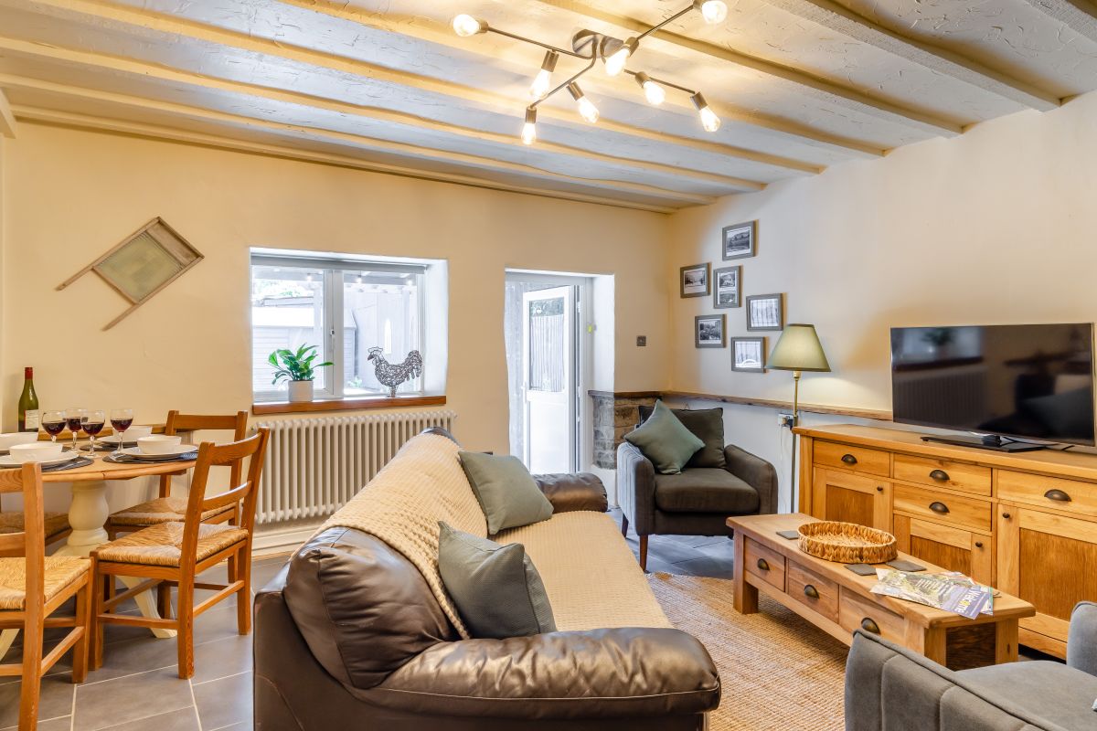 Wash House Cottage, listing photograph 4