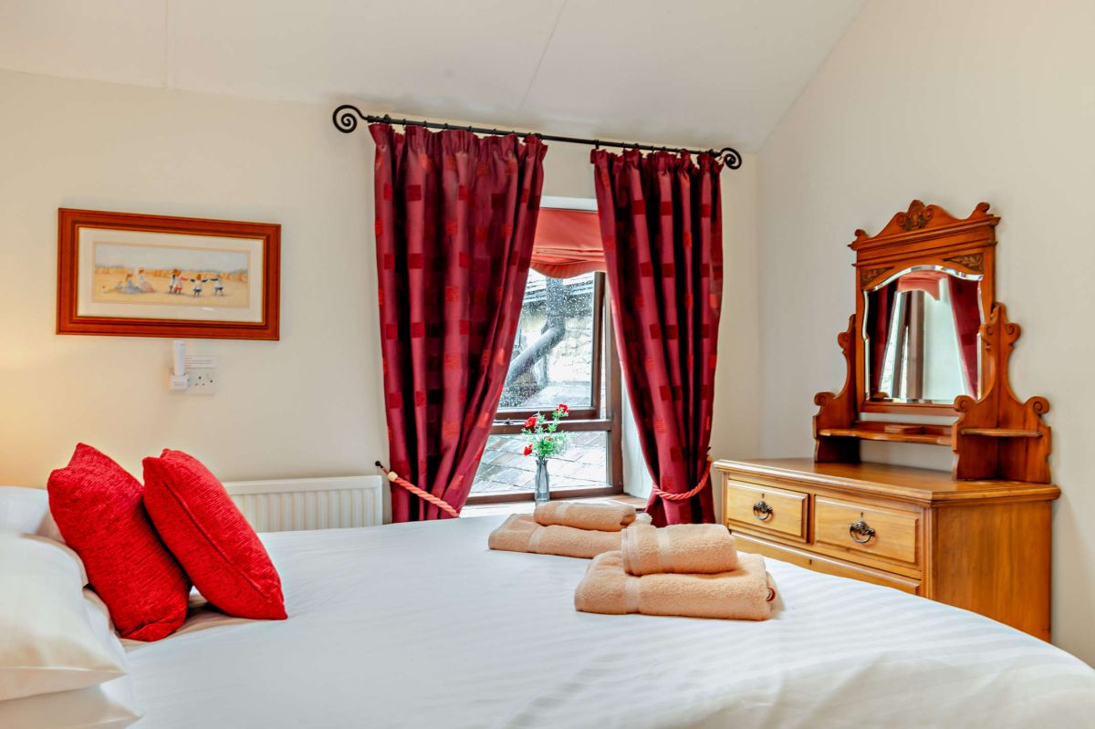 Markeygate Cottage, listing photograph 9