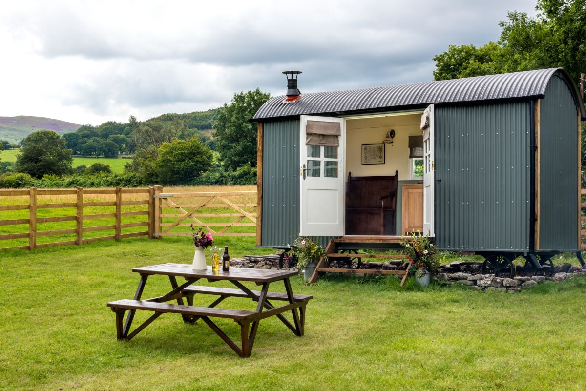 Cui Shepherds Hut, listing photograph 10