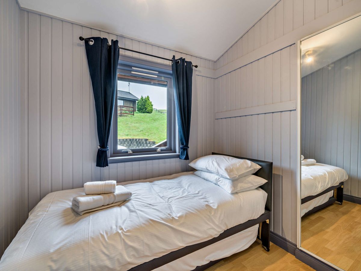 Silverwood Lodge, listing photograph 12