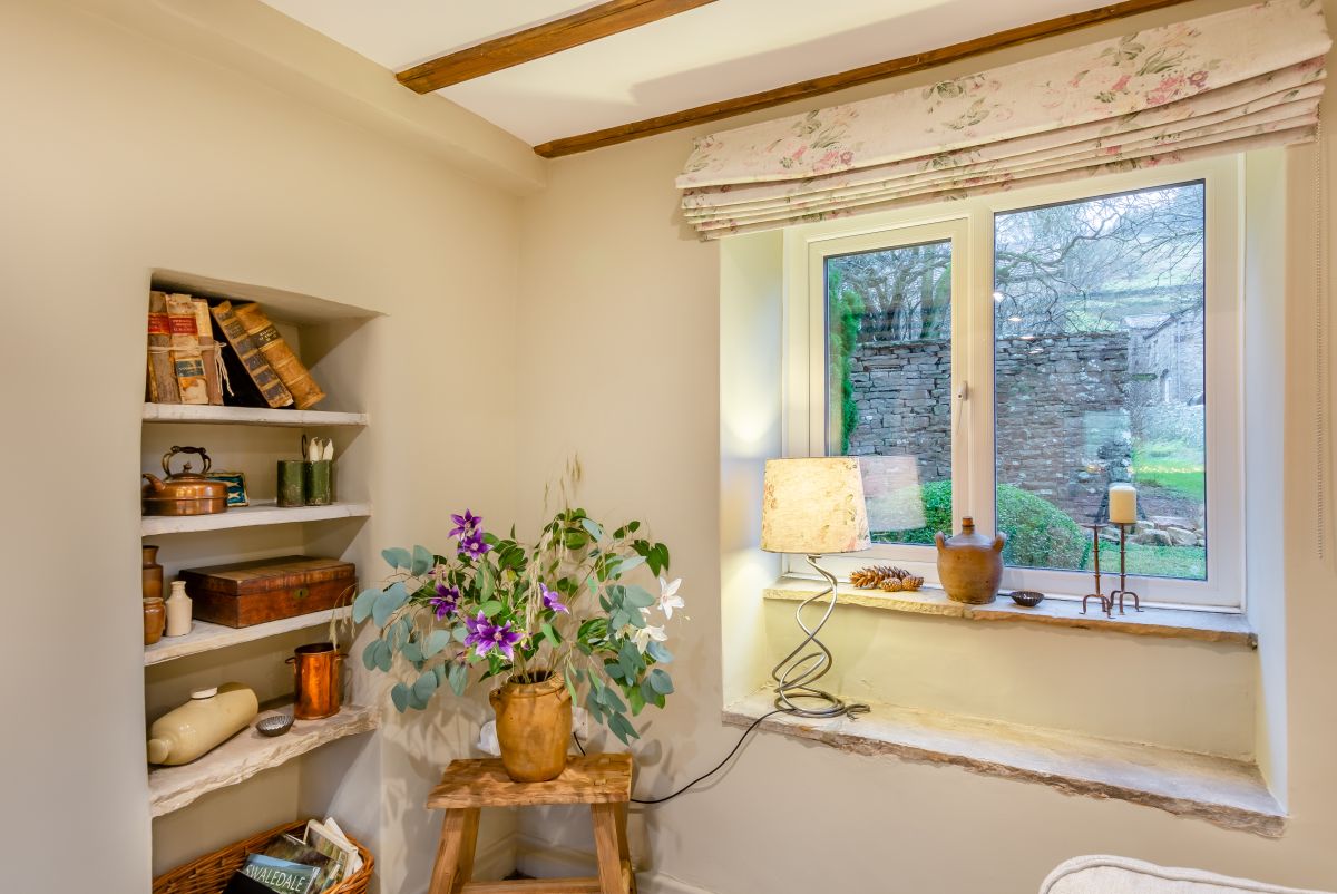 Theas Cottage, listing photograph 12