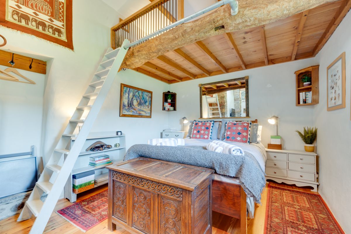 Bizzy's Bolthole, listing photograph 5