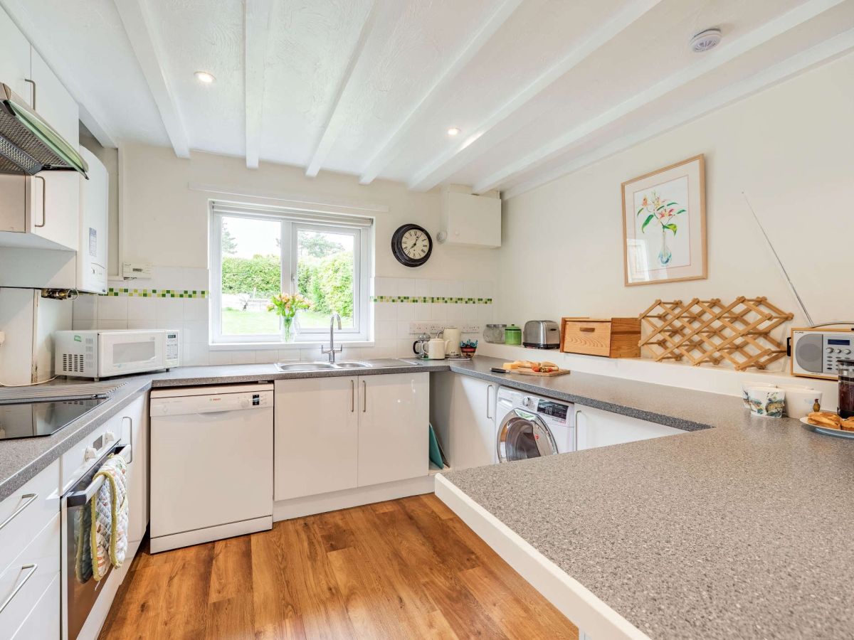 Manor Cottage, listing photograph 7