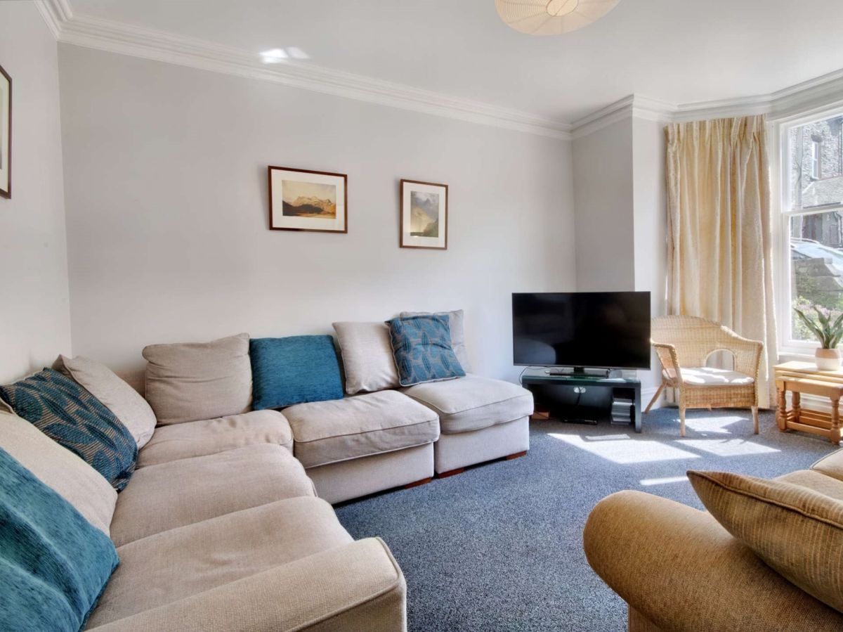 Pinewood House, listing photograph 4