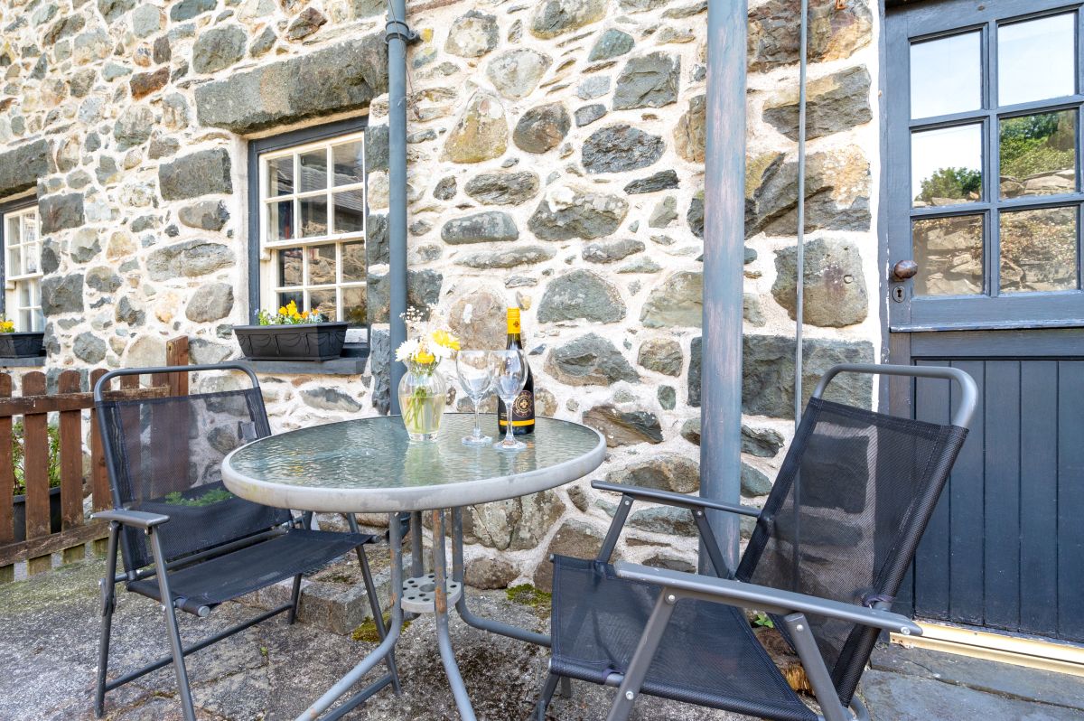 Ty Newydd, listing photograph 12