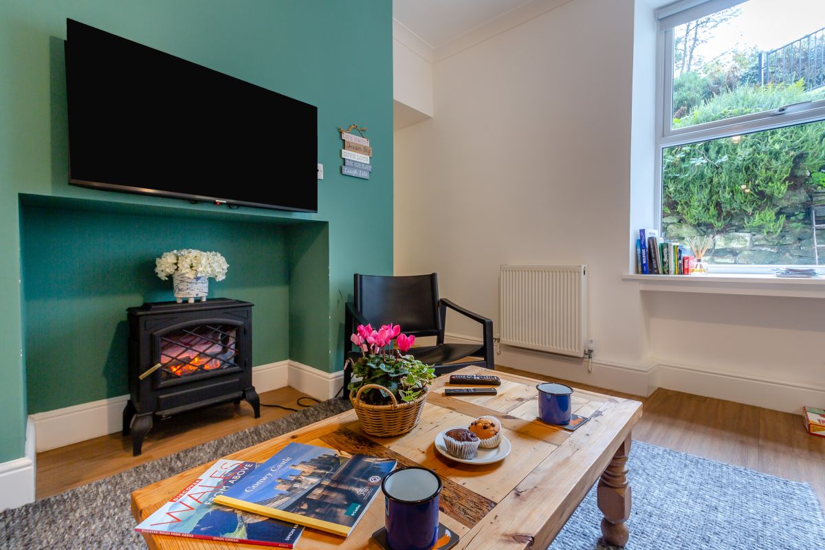 Fairy Glen Apt One, listing photograph 7
