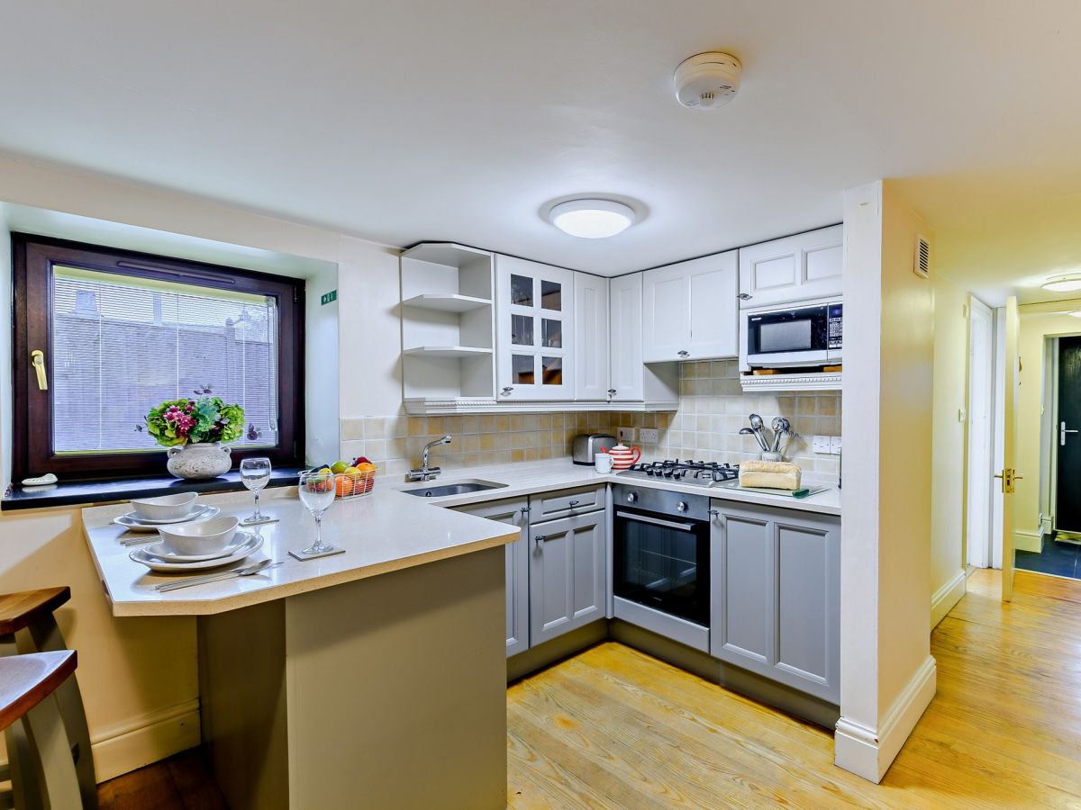 Aarons Place, listing photograph 3