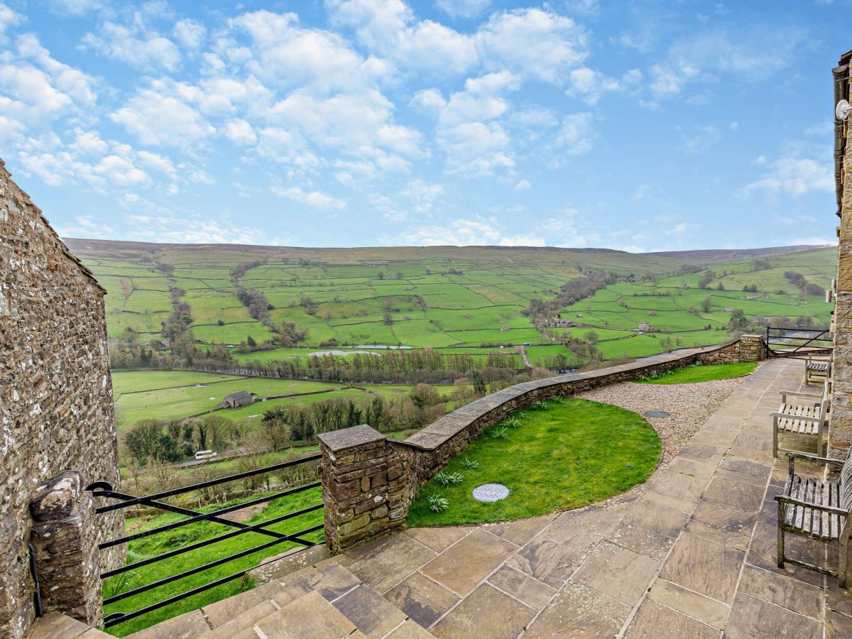 Laykin Cottage, listing photograph 3