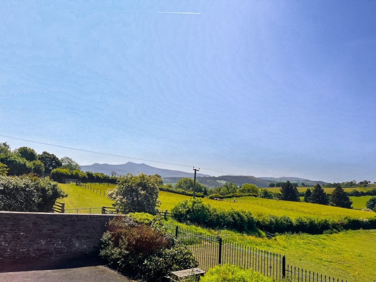 Cae Crwn Hayloft, listing photograph 11