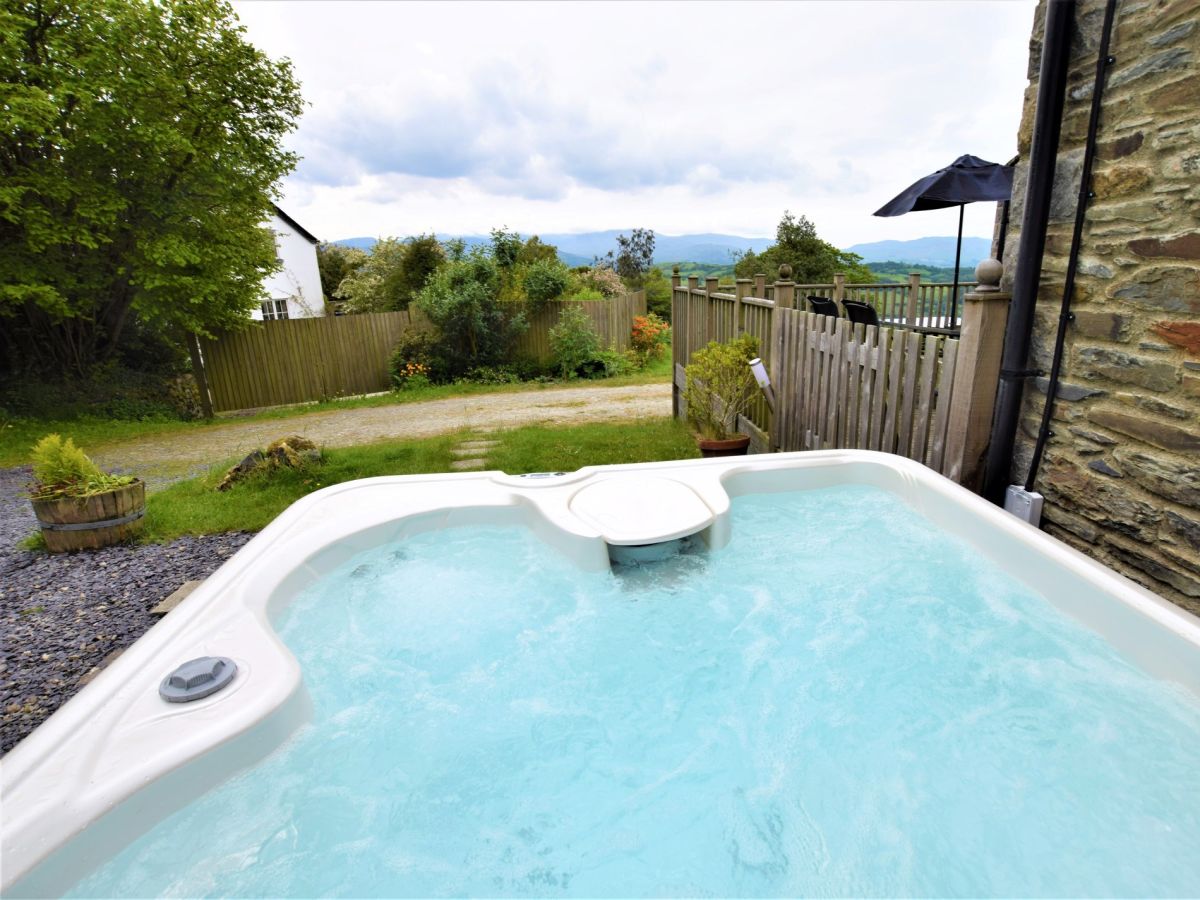 Buzzards View, listing photograph 4