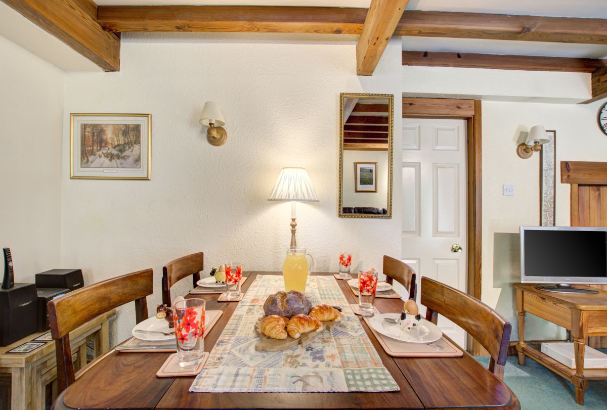 West Cottage, listing photograph 3