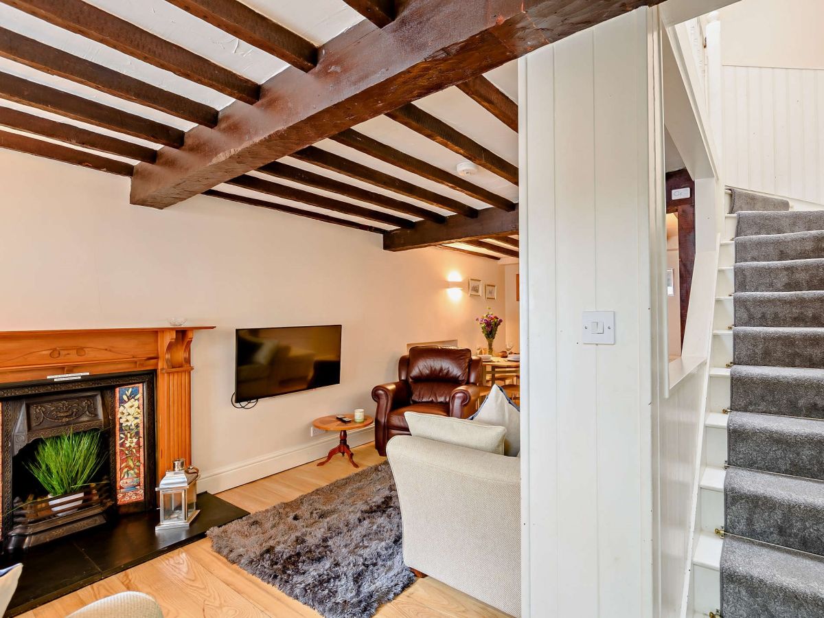 Queens Square Cottage, listing photograph 7