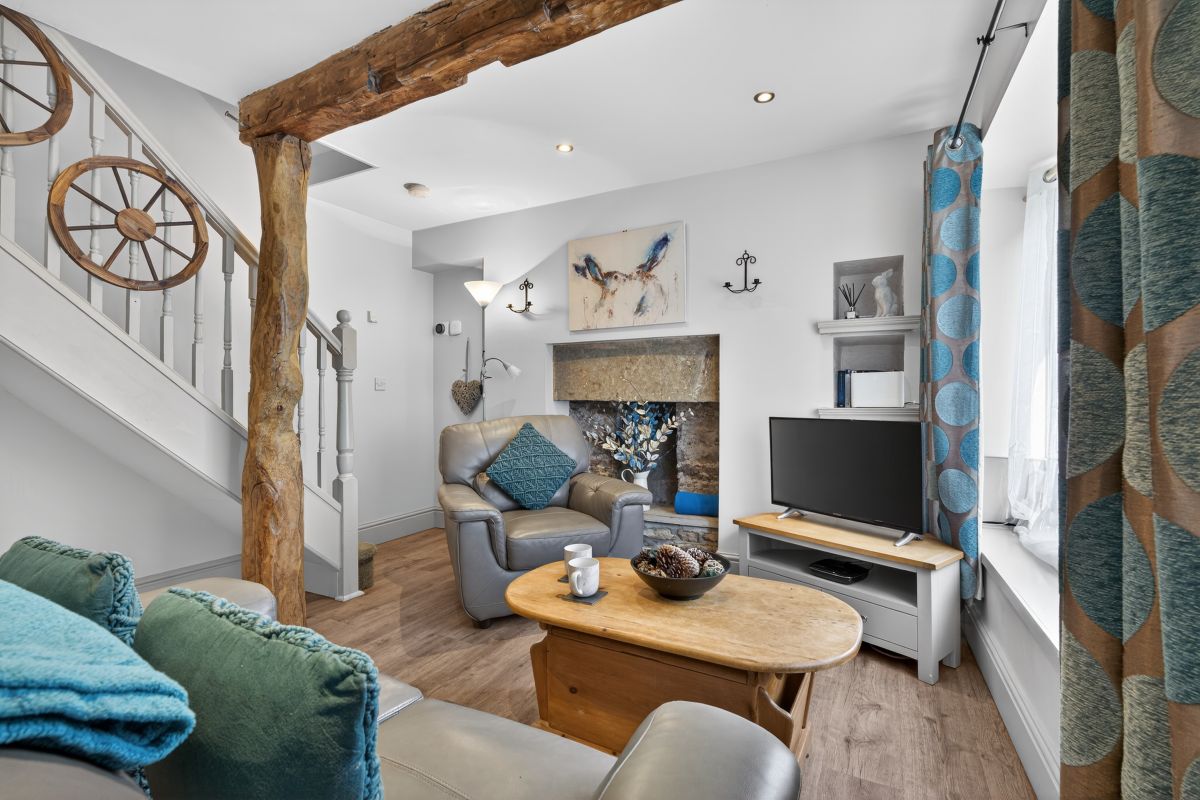 Cartwheel Cottage, listing photograph 2