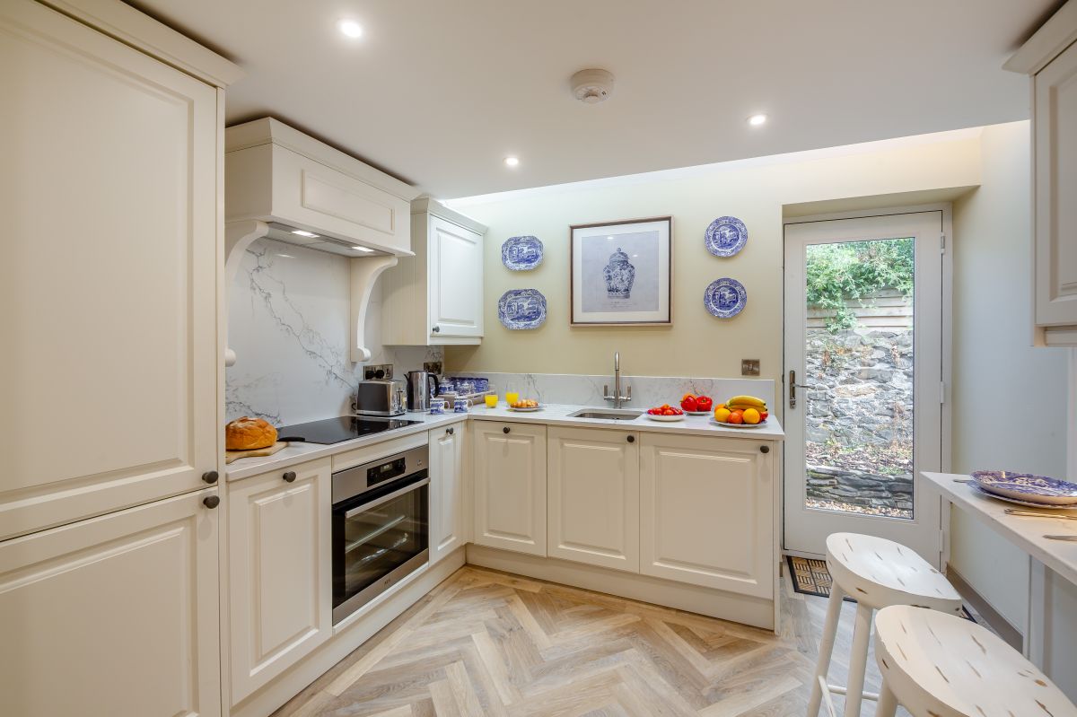 Crown Lane Cottage, listing photograph 2
