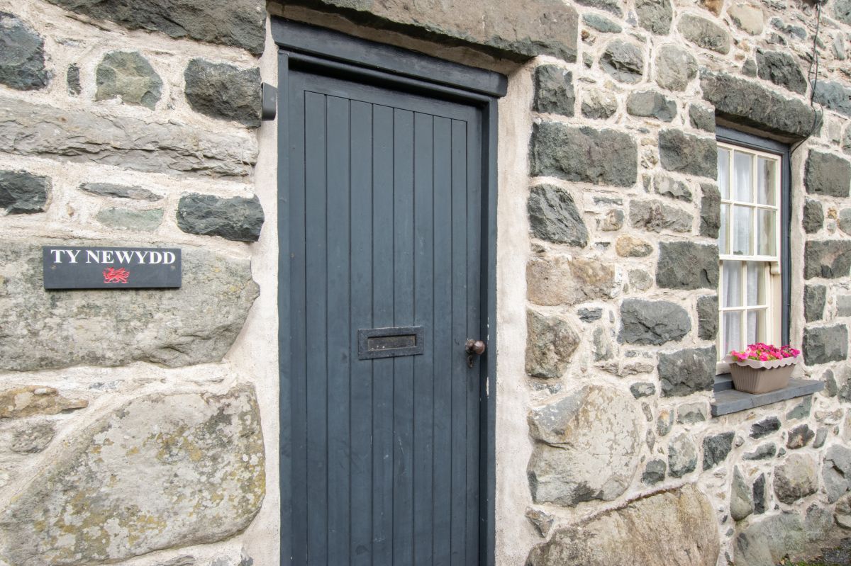 Ty Newydd, listing photograph 11