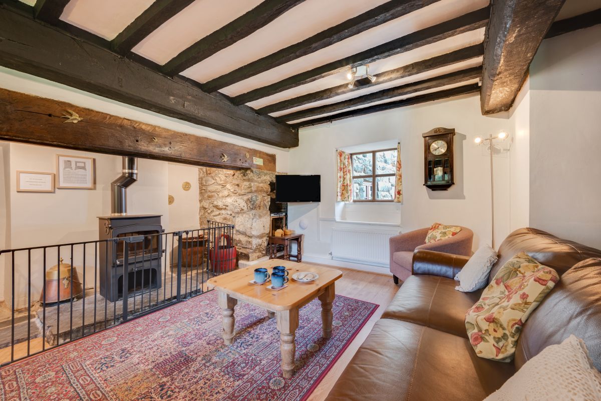 Maesgwm Farm Cottage, listing photograph 2