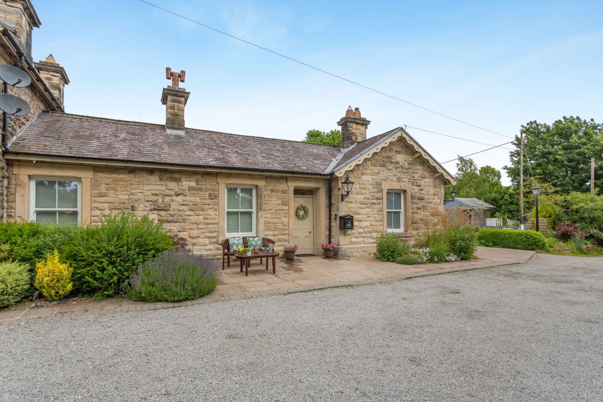 The Old Waiting Room, listing photograph 8