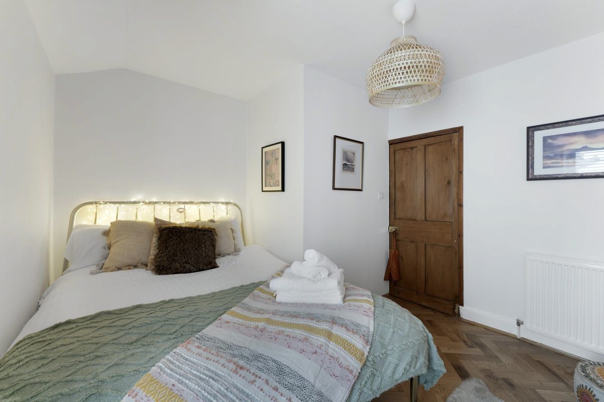 Darwin Cottage, listing photograph 8