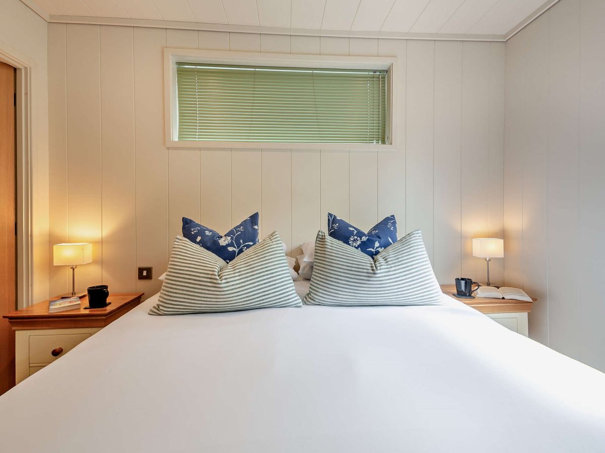 Honey Bee Lodge, listing photograph 12