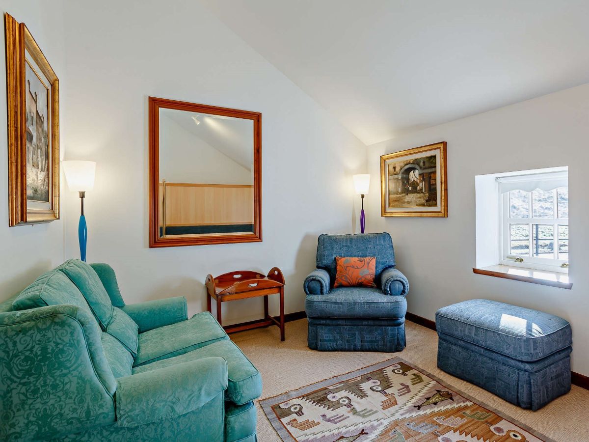 April Cottage - Alness, listing photograph 2