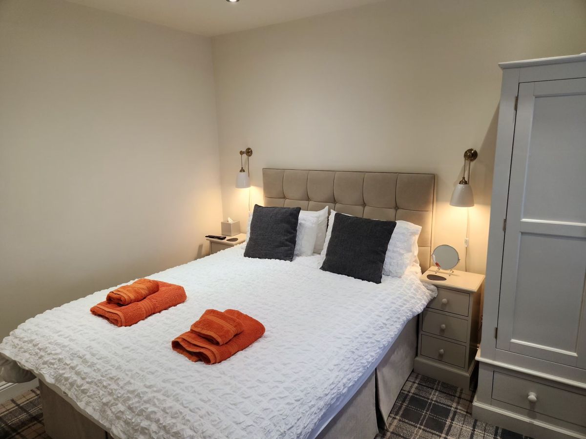 Coombe Bungalow, listing photograph 9