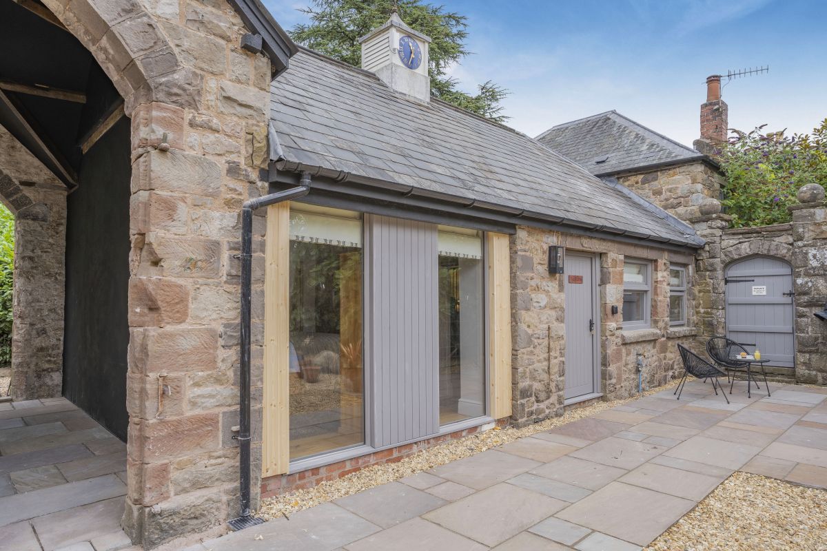 The Stables - Goytre Hall, listing photograph 9