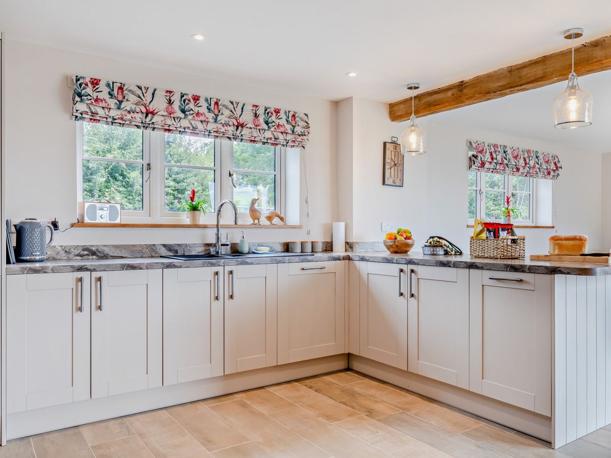 Dunwood View, listing photograph 12