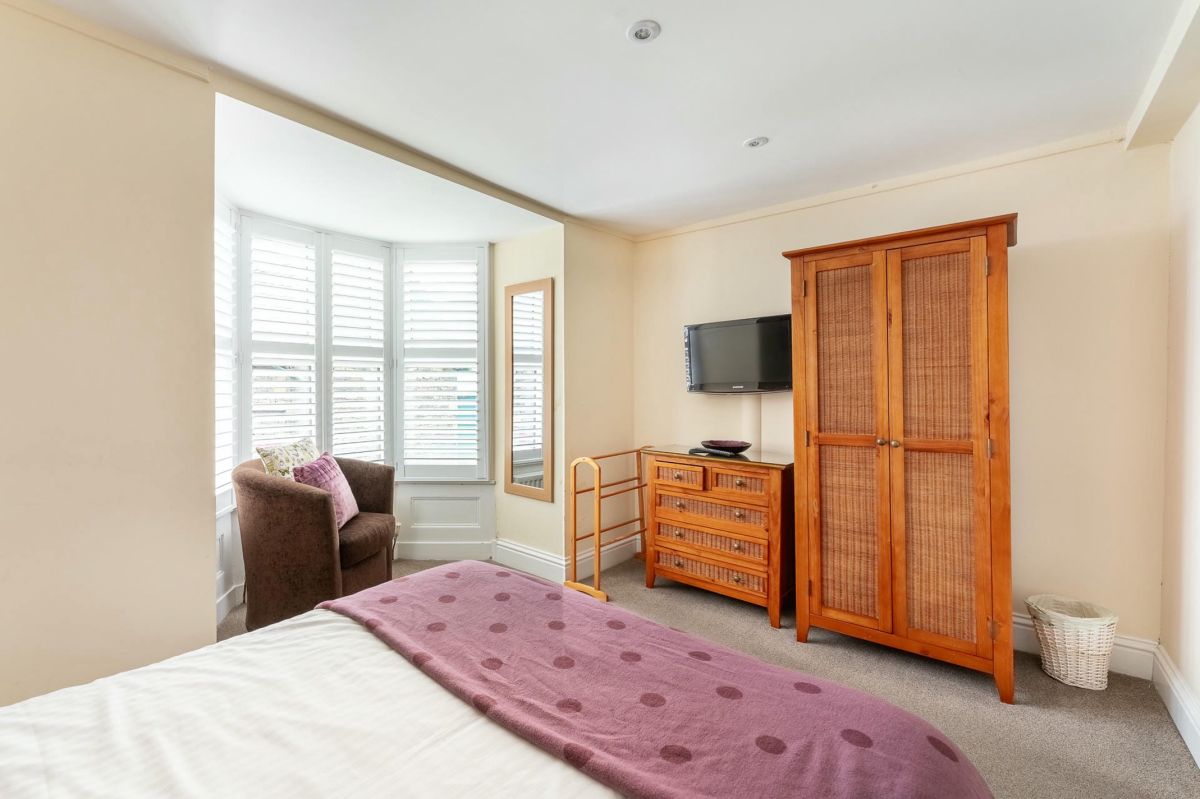 The Nook, listing photograph 10