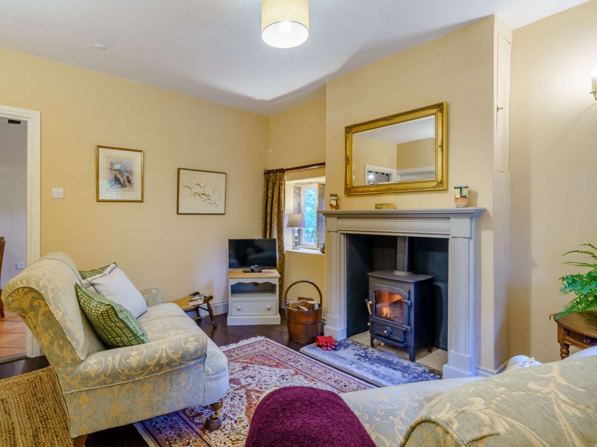 Red How Lodge, listing photograph 3