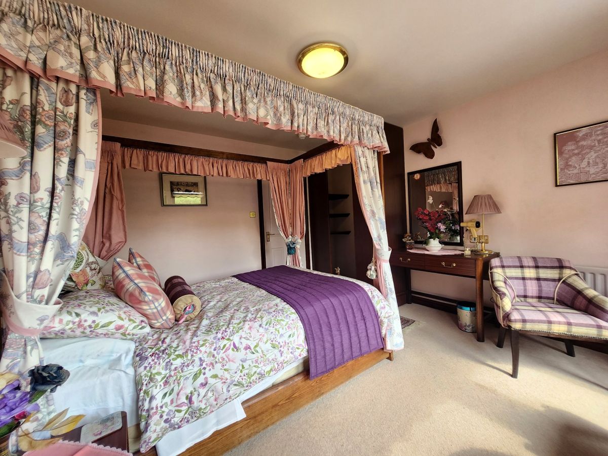 Tarn Hows Apartment, listing photograph 12