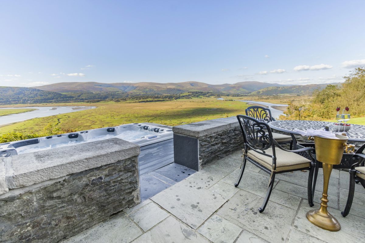 Dyfi Castle, listing photograph 4