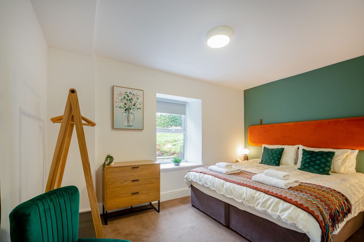Fairy Glen Apt Two, listing photograph 3
