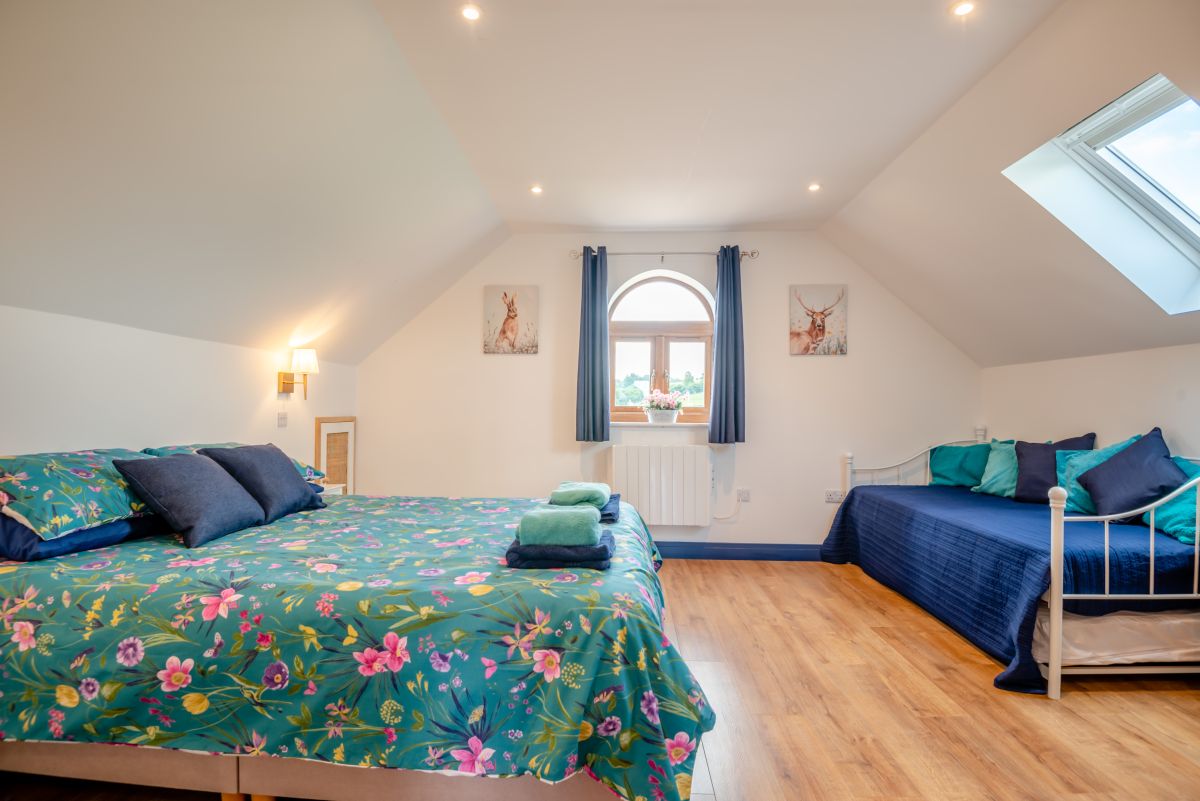Lakeside Loft, listing photograph 8