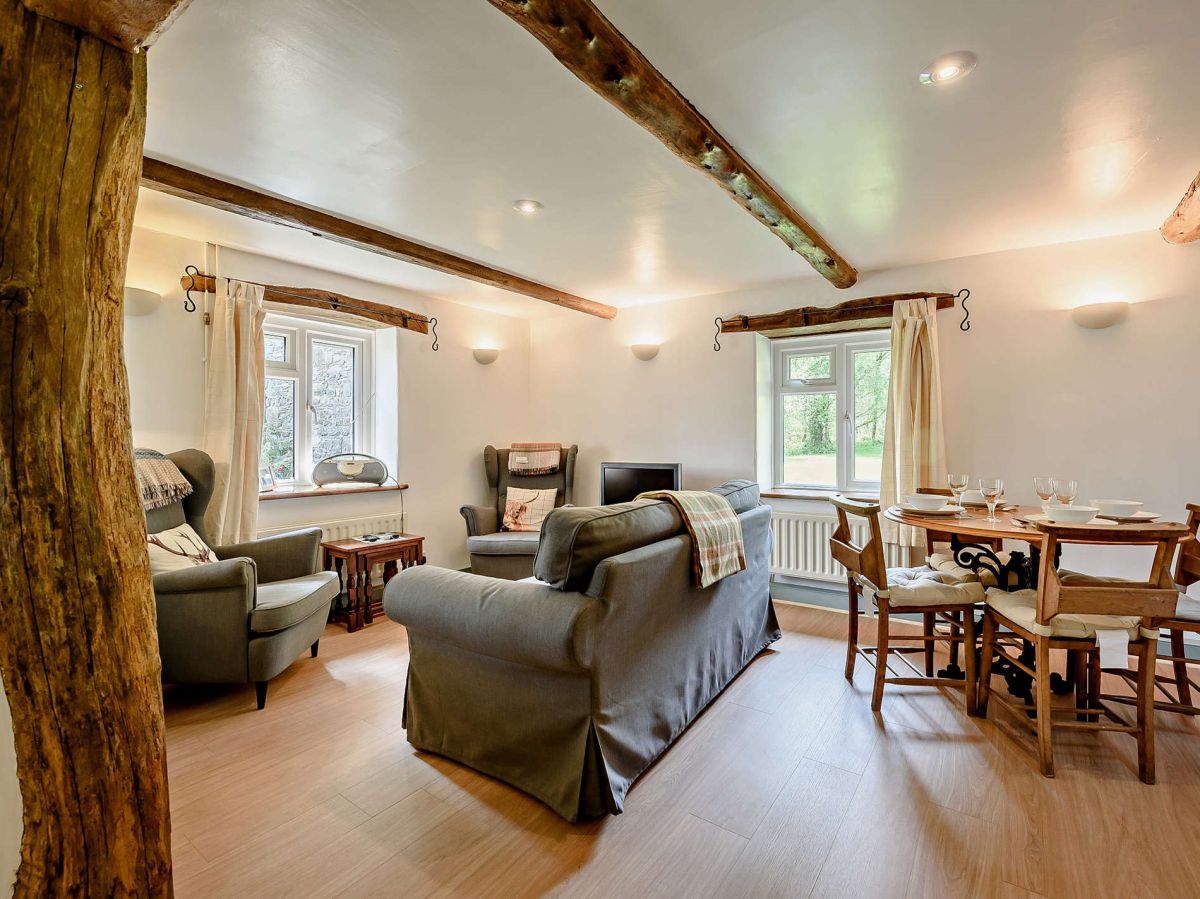 Clear Water Cottage, listing photograph 9