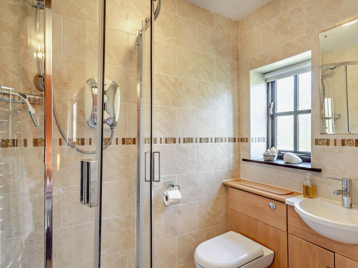 Lynwood Cottage, listing photograph 12