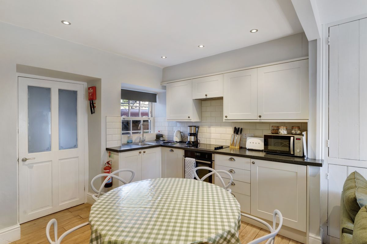 Apple Tree Cottage, listing photograph 6