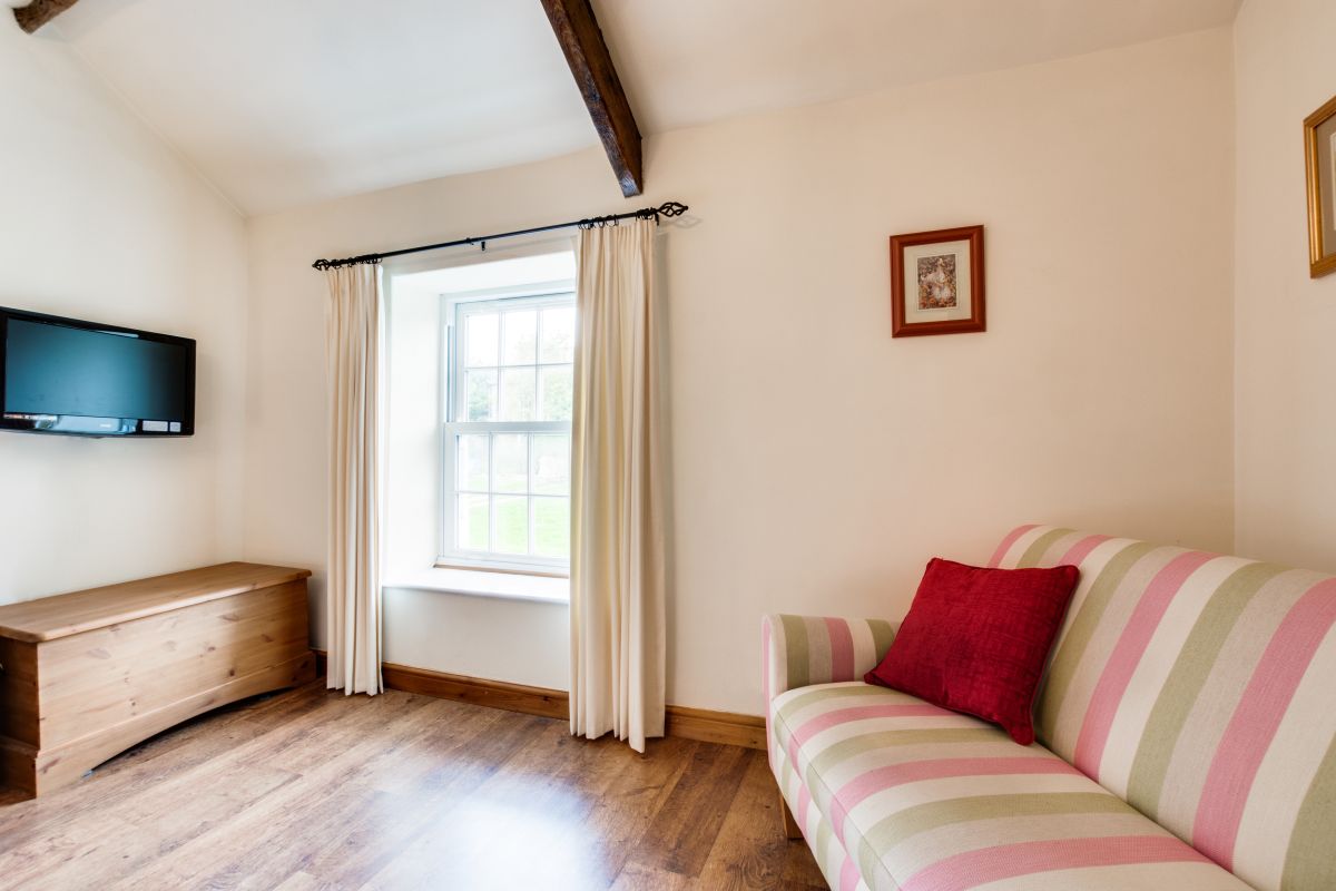 Myrtle Cottage, listing photograph 10