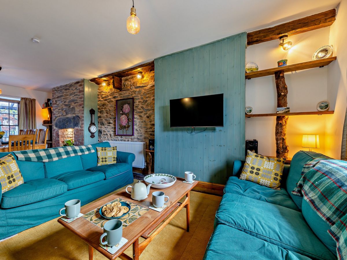 Dinam, listing photograph 2
