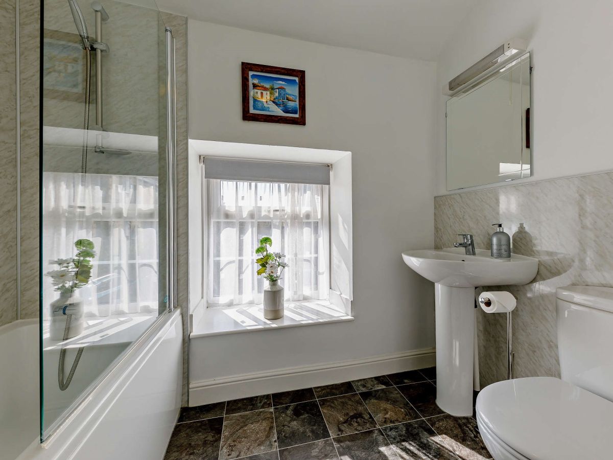 Mews Cottage - Tansley, listing photograph 12
