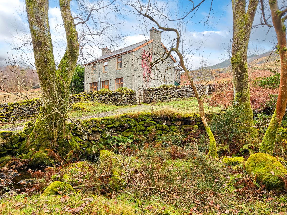 Llyndy Isaf, listing photograph 4
