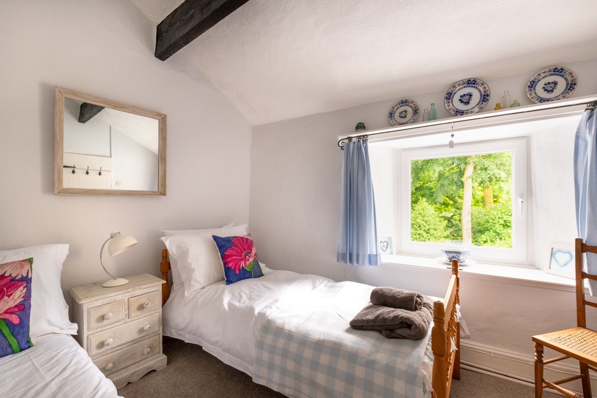 Thrift Cottage, listing photograph 12