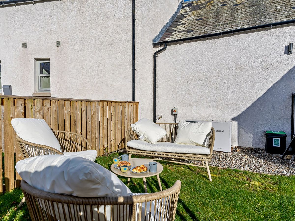 The Cottage - Combruith, listing photograph 12